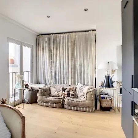 Appartamento Design Proche Tour Eiffel Avec Balcon